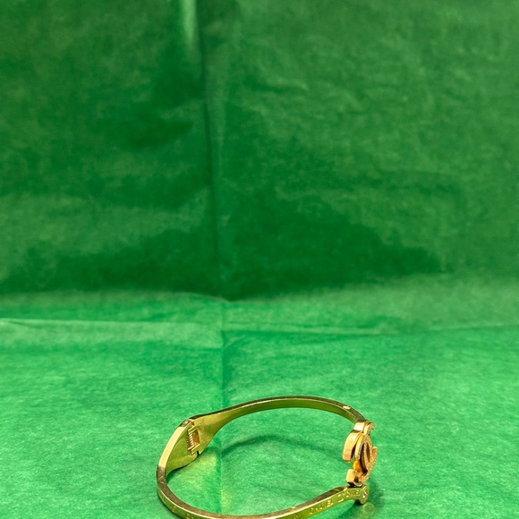 Non-tarnish gold-plated bracelet in pristine condition - Picture 5 of 5